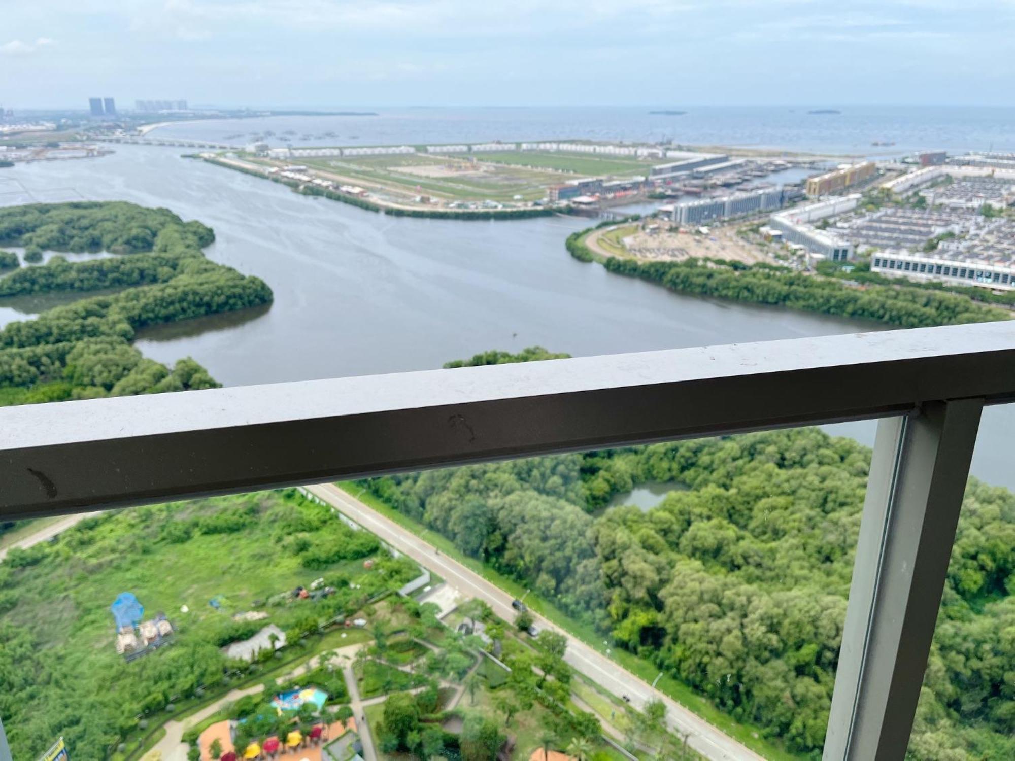 Gold Coast Pik Sea View Apartments By Longesuites Yakarta Habitación foto