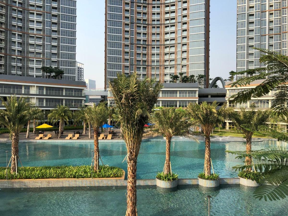 Gold Coast Pik Sea View Apartments By Longesuites Yakarta Exterior foto