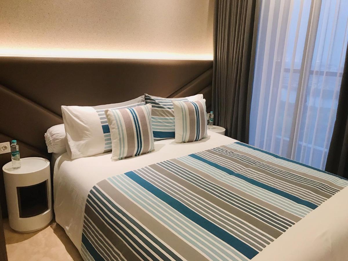 Gold Coast Pik Sea View Apartments By Longesuites Yakarta Exterior foto