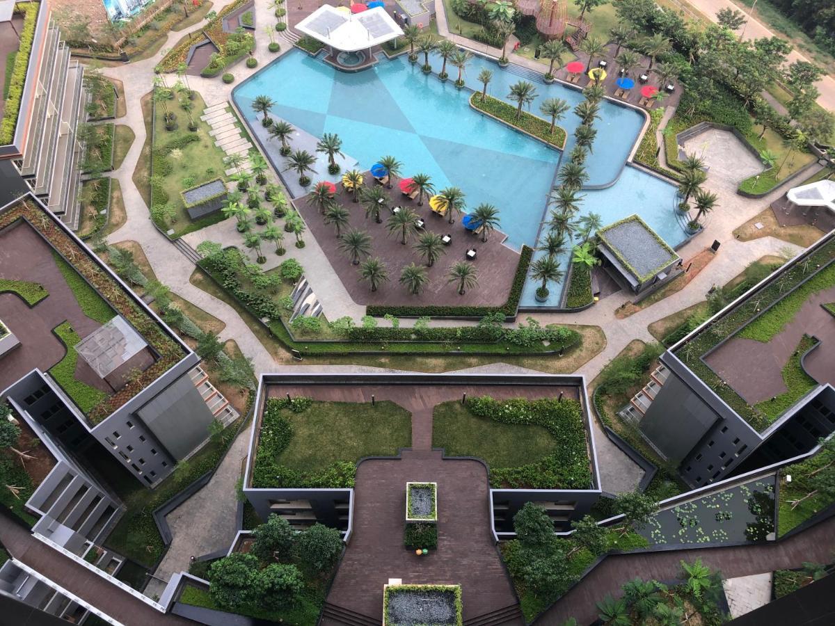 Gold Coast Pik Sea View Apartments By Longesuites Yakarta Exterior foto