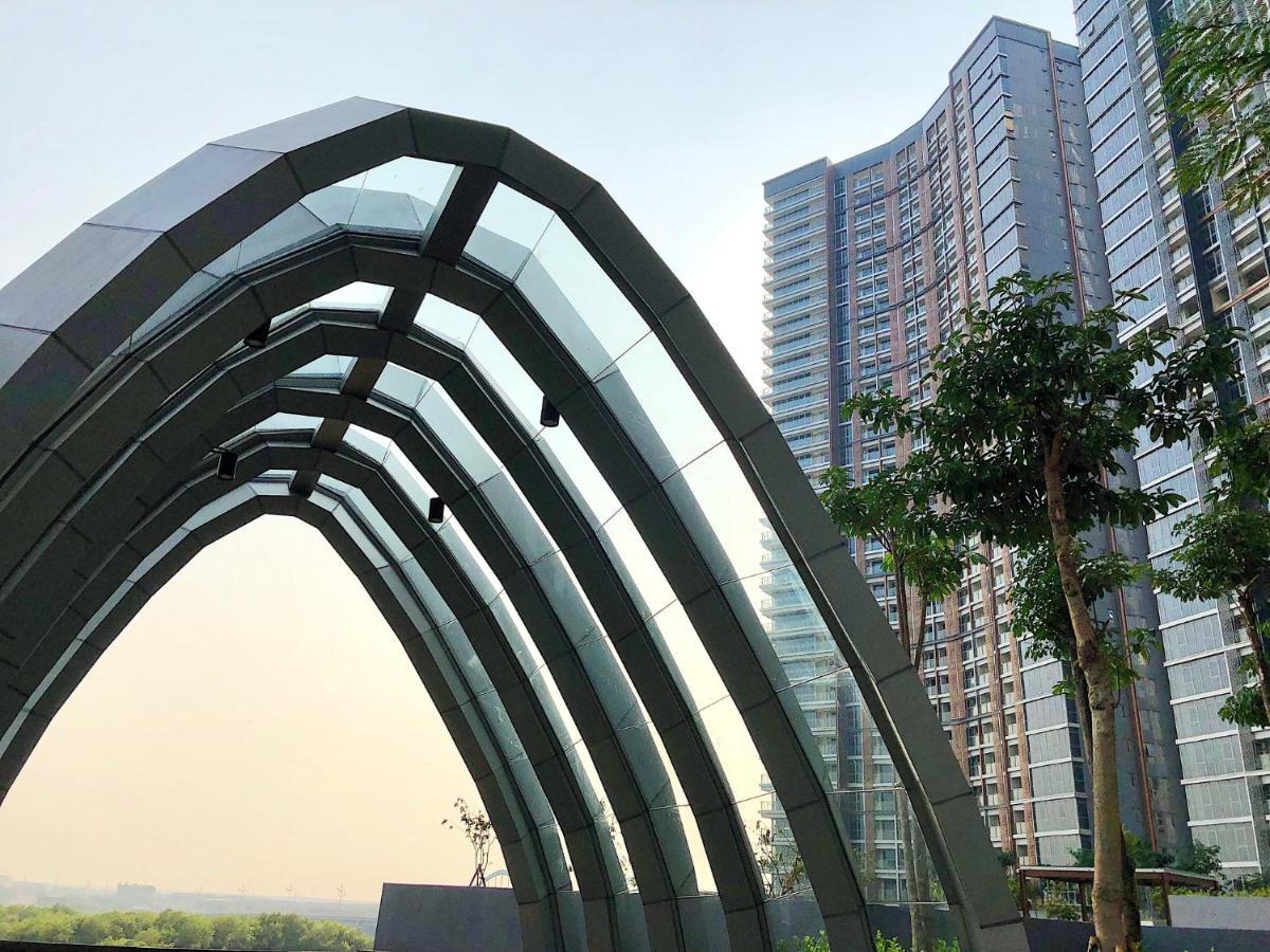 Gold Coast Pik Sea View Apartments By Longesuites Yakarta Exterior foto