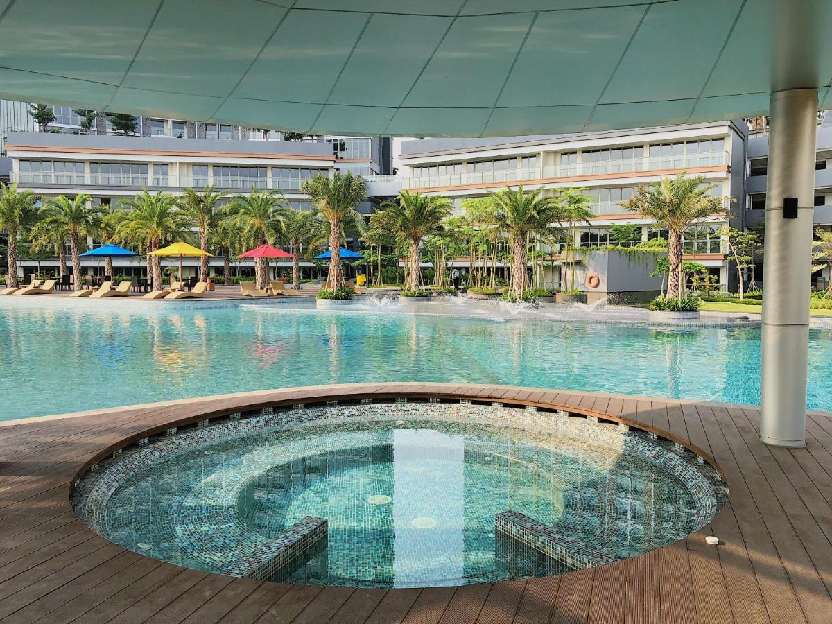 Gold Coast Pik Sea View Apartments By Longesuites Yakarta Exterior foto
