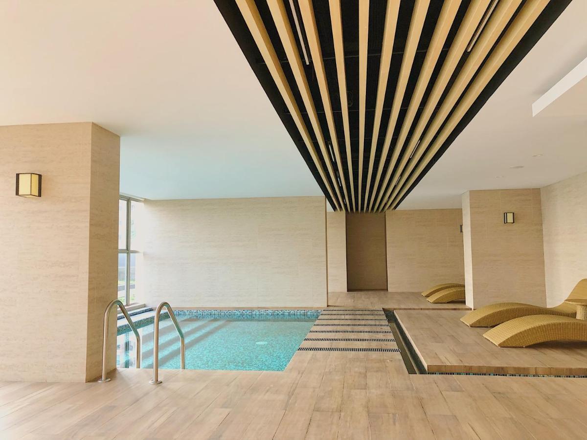 Gold Coast Pik Sea View Apartments By Longesuites Yakarta Exterior foto