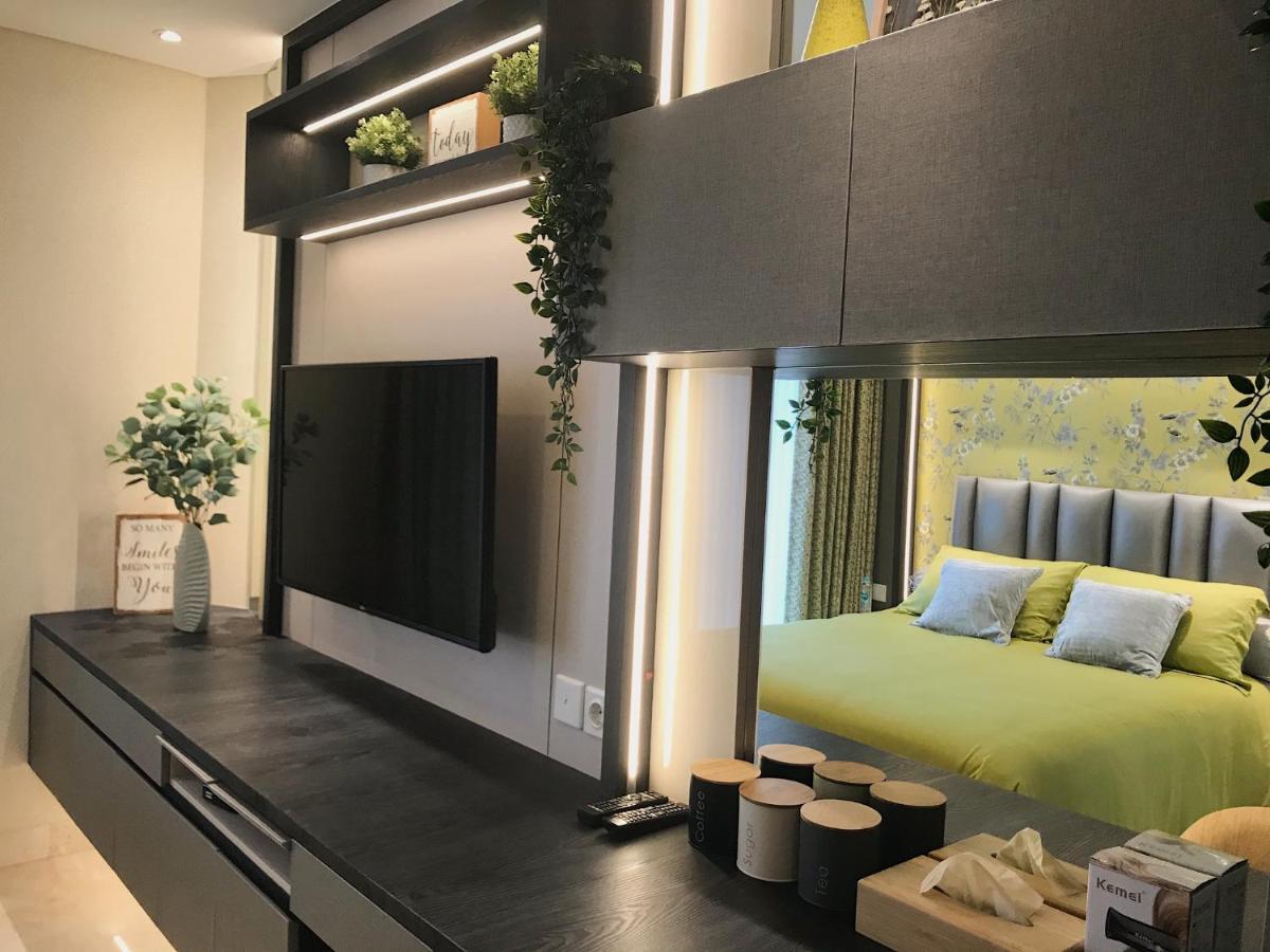 Gold Coast Pik Sea View Apartments By Longesuites Yakarta Exterior foto